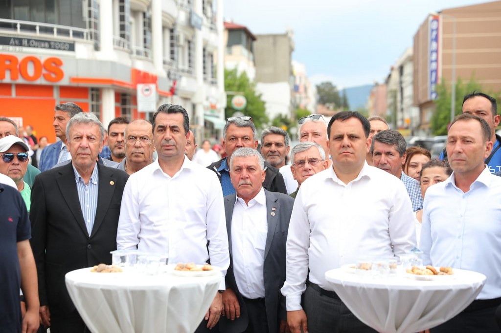 Halk Market ve Halk Kafe açıldı