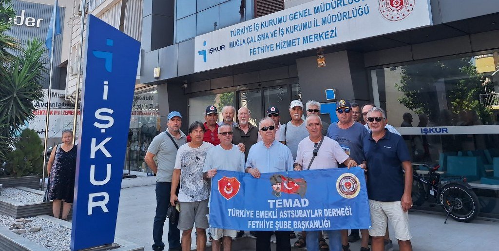 Emekli Astsubaylar “Geçinemiyoruz” diyerek iş başvurusu yaptı