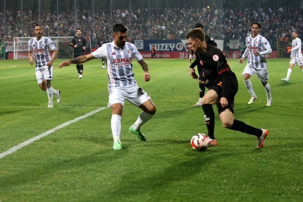 Maçın ilk 20 dakikası karşılıklı ataklarla geçti: 0-0