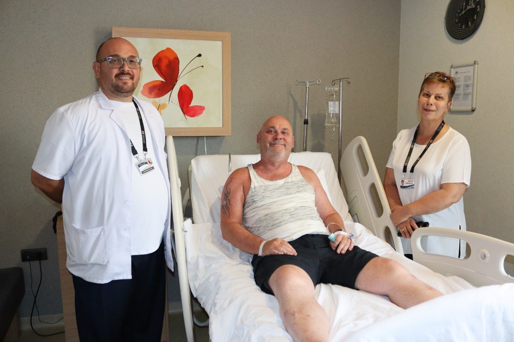 Yabancı hasta, mikrocerrahi ile Fethiye’de sağlığına kavuştu