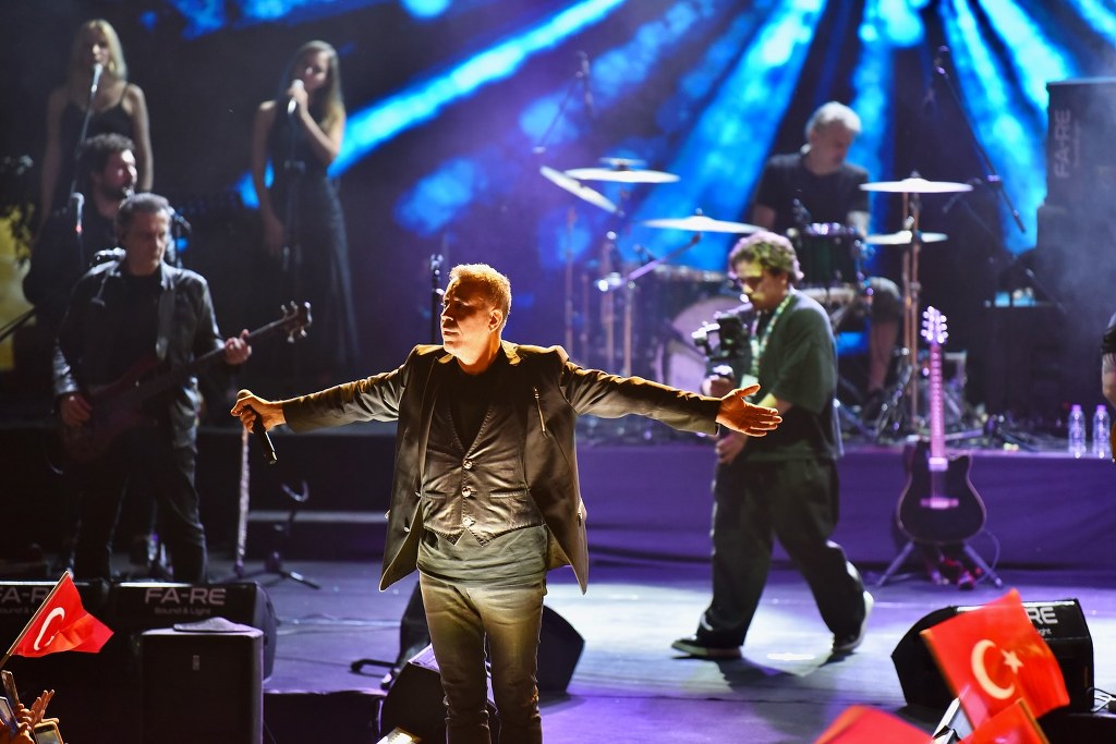 Göcek’te Haluk Levent coşkusu