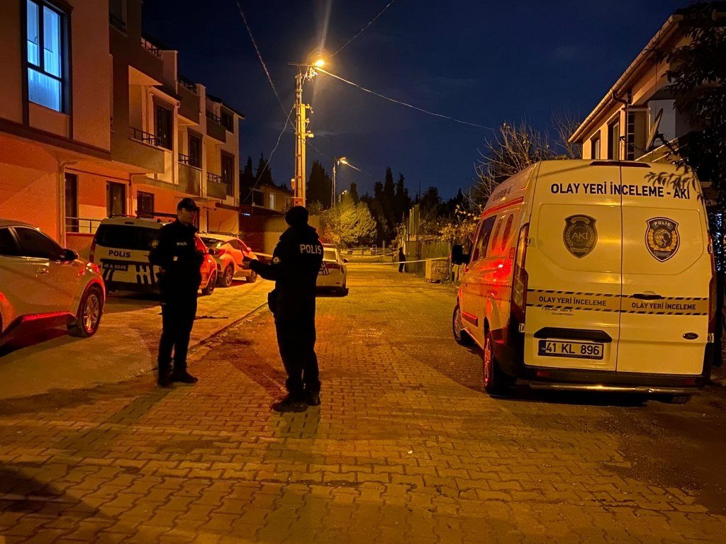 İşçiler arasında bıçaklı kavga: 1 ölü, 1 yaralı