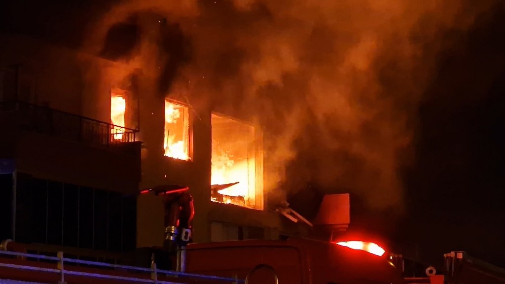 4 katlı apartmanda patlama ve yangın: 1’i ağır 12 yaralı