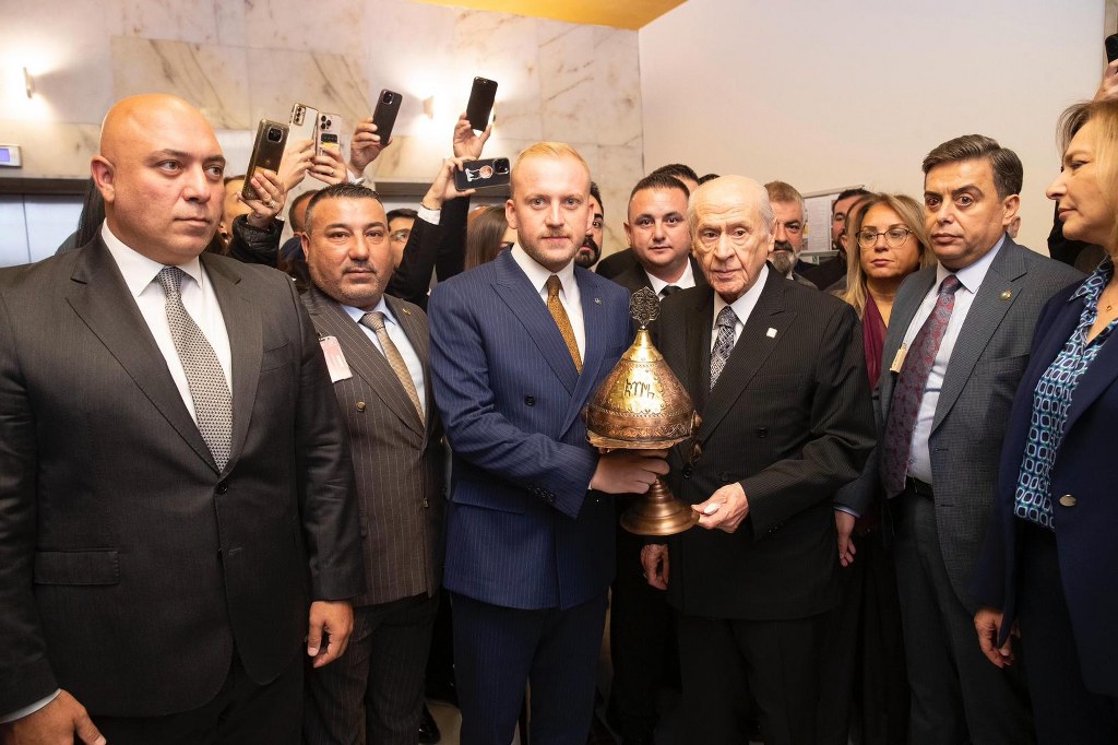 Muğla’dan Bahçeli’ye anlamlı hediye: “Mihver”