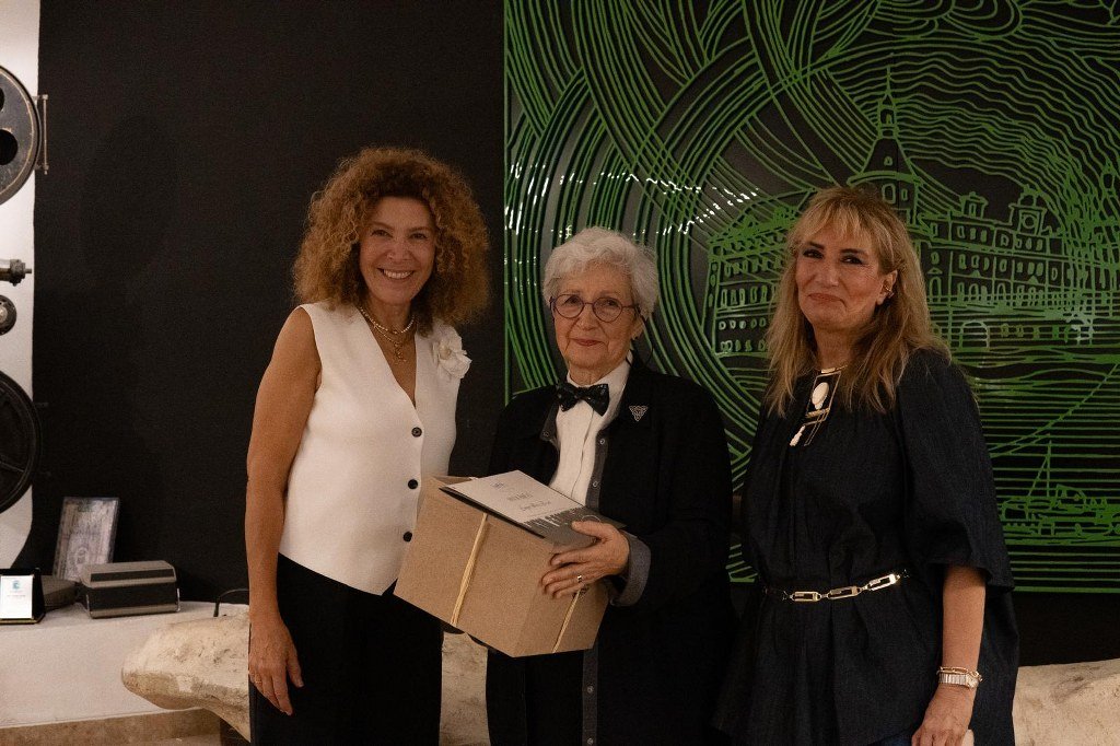 Onur ödülü Meriç Hızal’a verildi