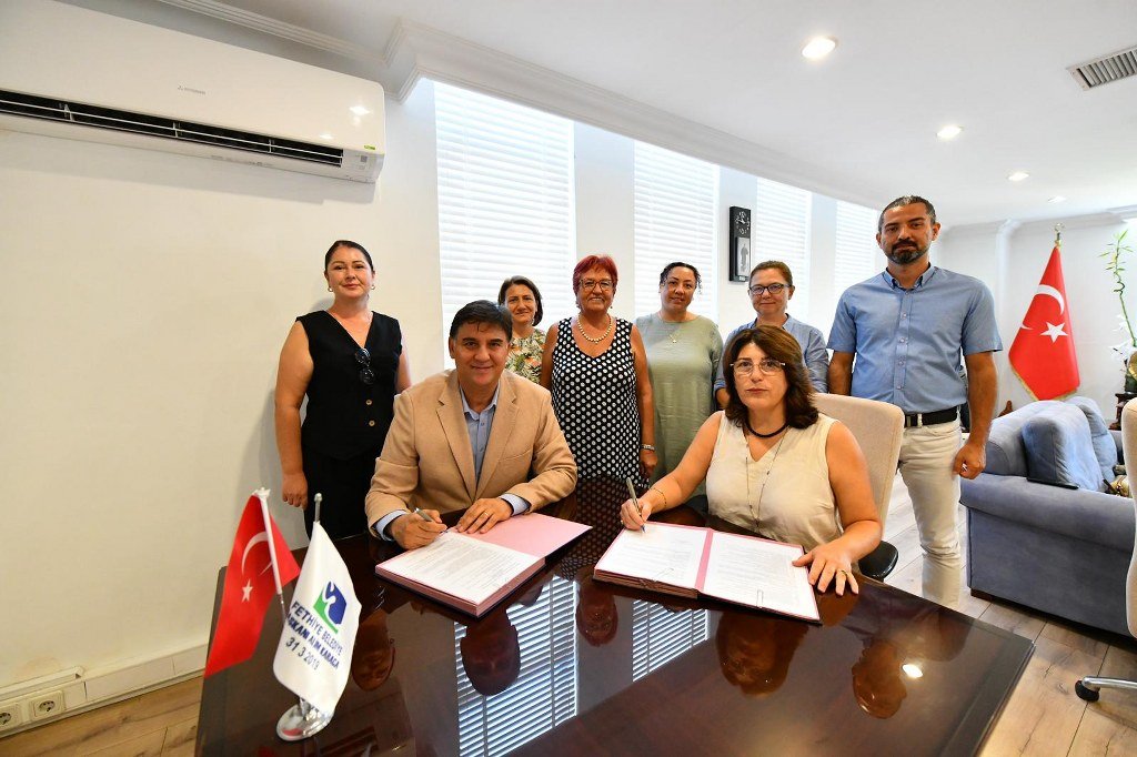 Karaca, “Otizmli bireyler ve ailelerinin yanındayız”