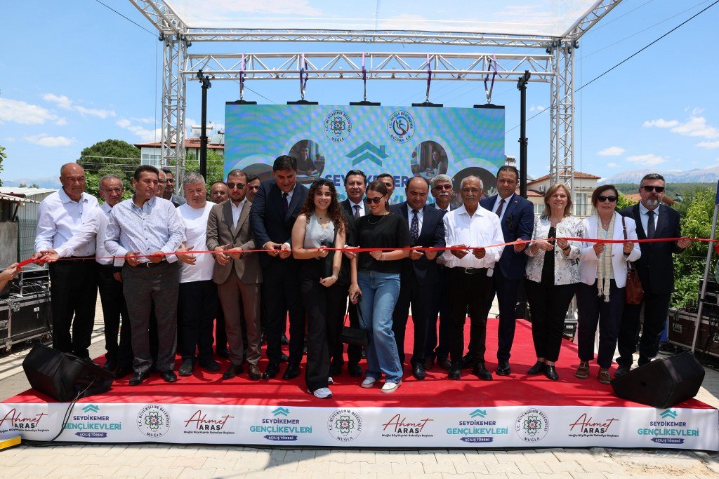 Başkan Aras: “Gençlerimizin yanındayız”