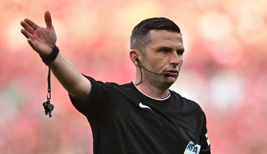 Türkiye - İspanya maçını Michael Oliver yönetecek