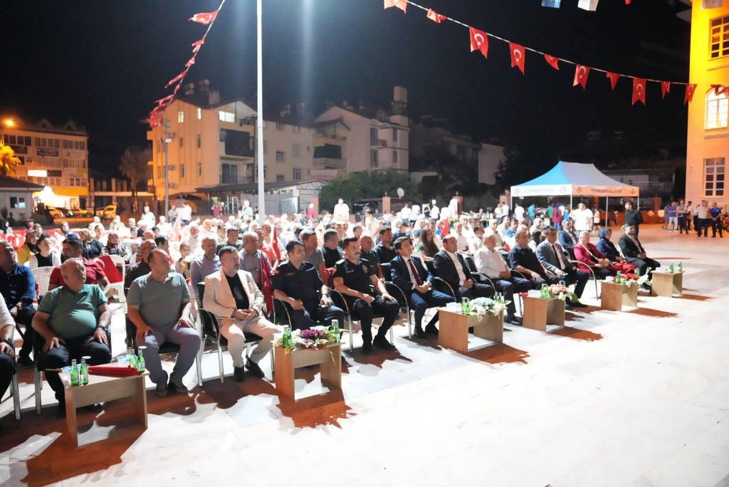 Seydikemer’de demokrasi nöbeti