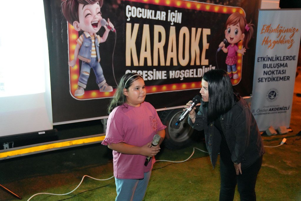 Karaoke Gecesinde çocuklar doyasıya eğlendi