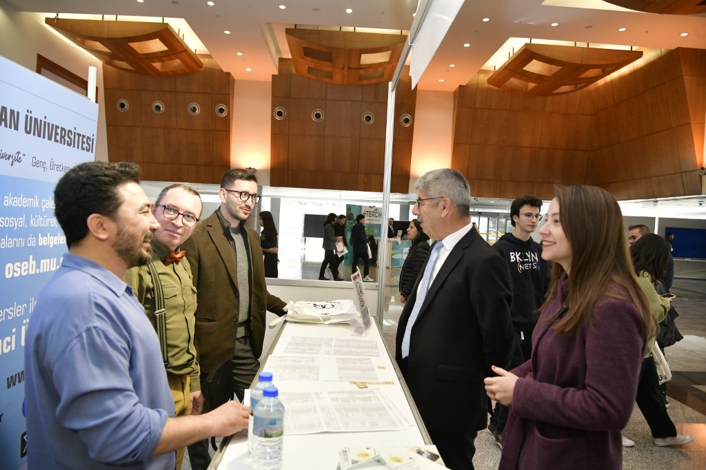 Fuarda liseliler, üniversiteler hakkında bilgilendirildi