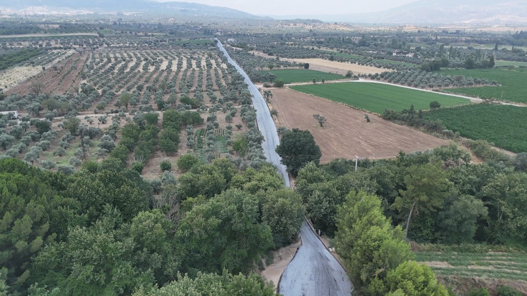Yatağan kırsalında yol çalışması sürüyor