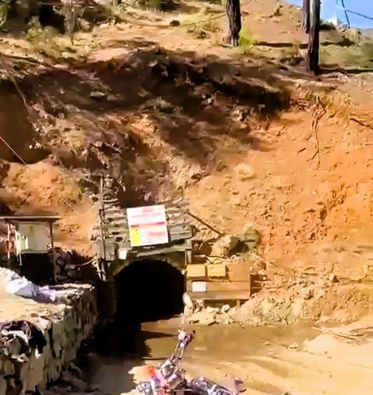 Madendeki göçükte 2 işçi mahsur kaldı