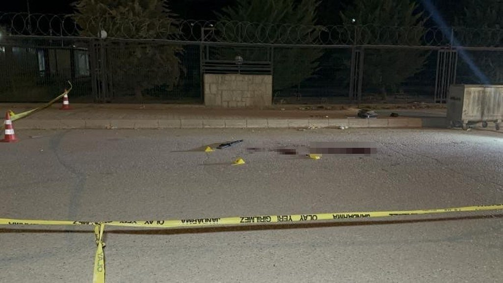  22 yaşındaki genç, sokak ortasında vurulmuş halde bulundu