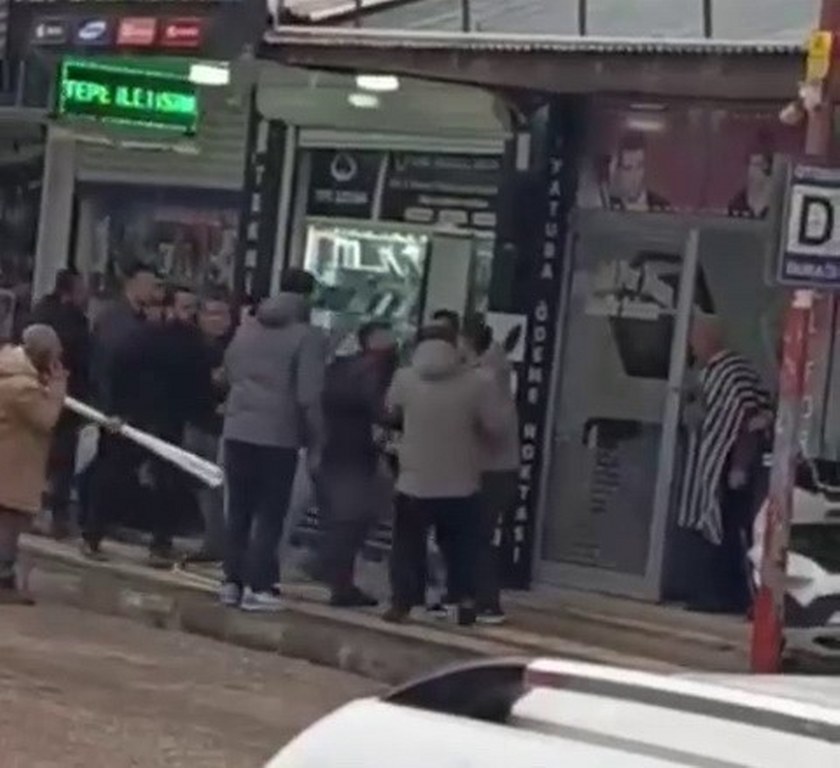 Silahlı ve bıçaklı kavga: 5 yaralı