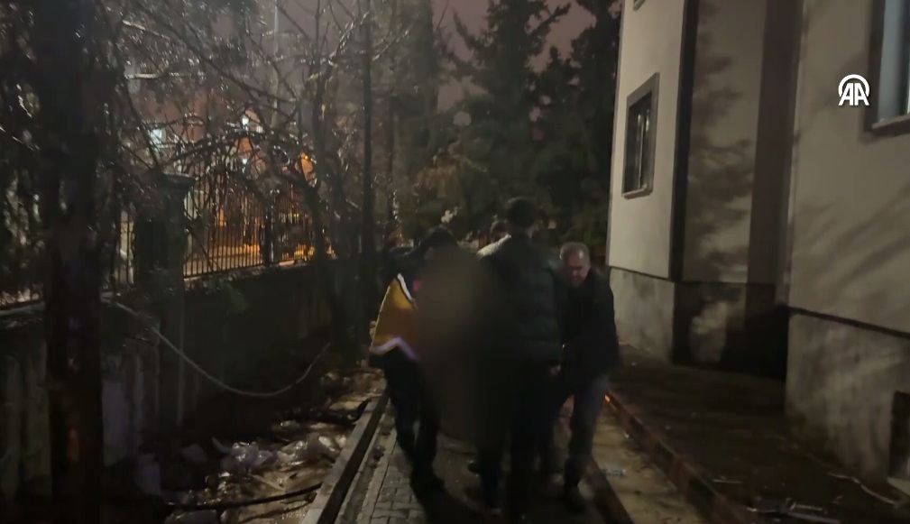 Tamir için çıktığı terastan düşen kişi öldü