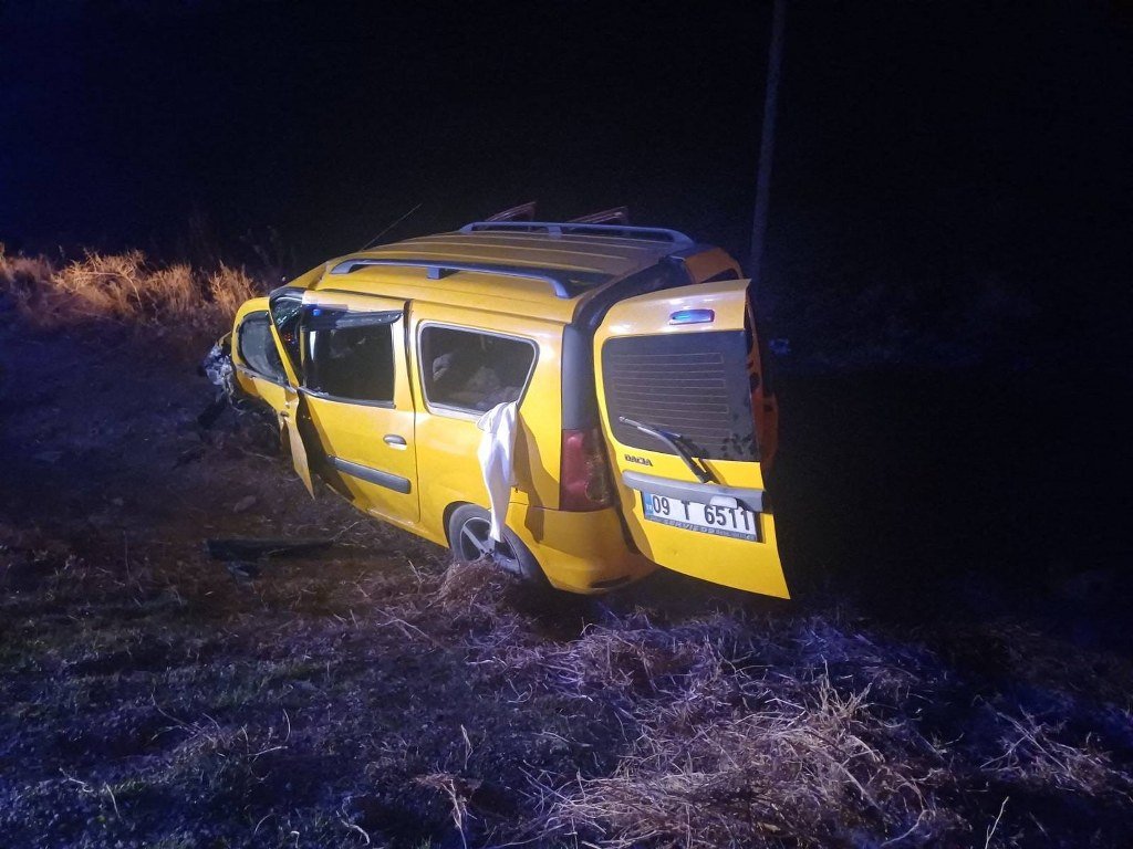 Afyonkarahisar'da trafik kazası: 1 ölü, 8 yaralı