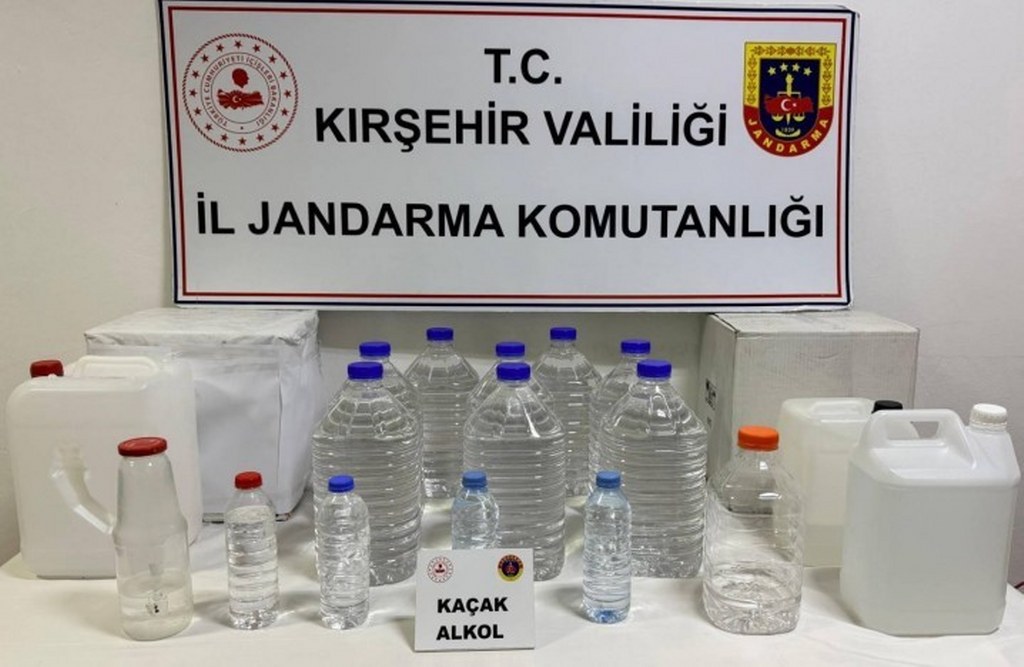 Kaçak alkol operasyonu: 62 litre kaçak alkol ele geçirildi