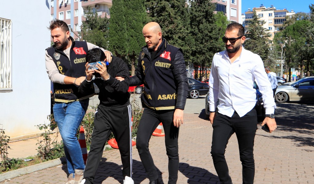  Hamile eşini silahla yaralayan şahıs tutuklandı