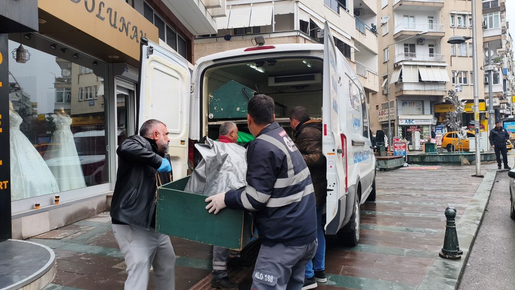 Dün girdiği apart otel odasında ölü bulundu