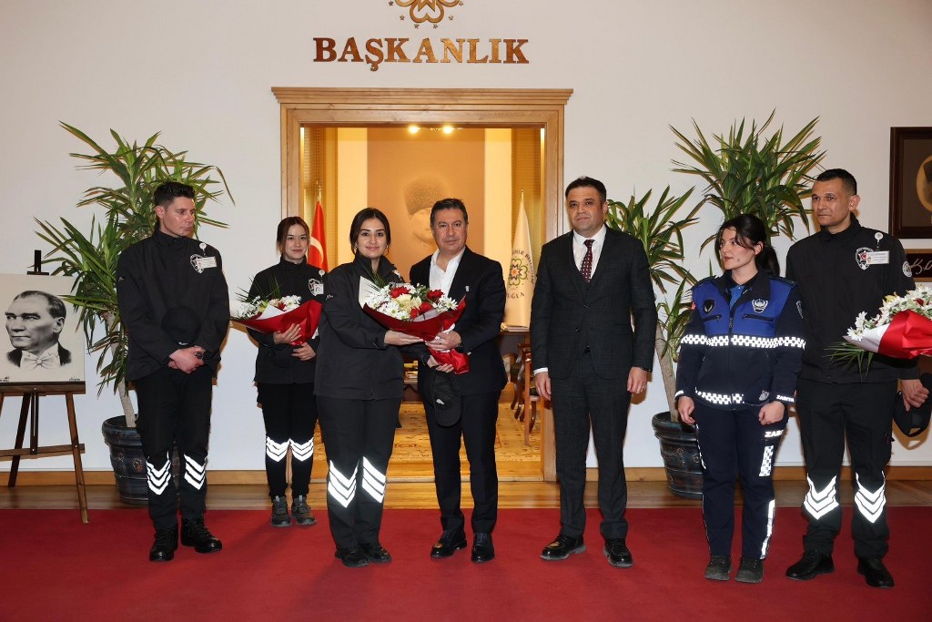  Uyuşturucuya geçit vermeyen ekibe Başkan Aras’tan ödül