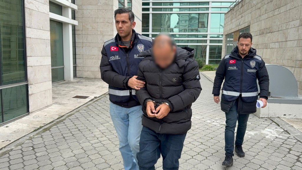 Sahte kimlikle başkasının 10 milyonluk arsasını sattı