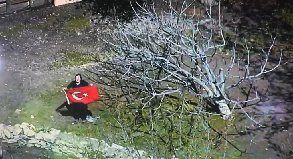 Bayrak sevgisi gökyüzüne yansıdı