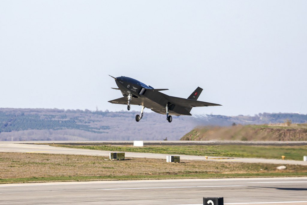 Bayraktar KIZILELMA manevra testini başarıyla geçti