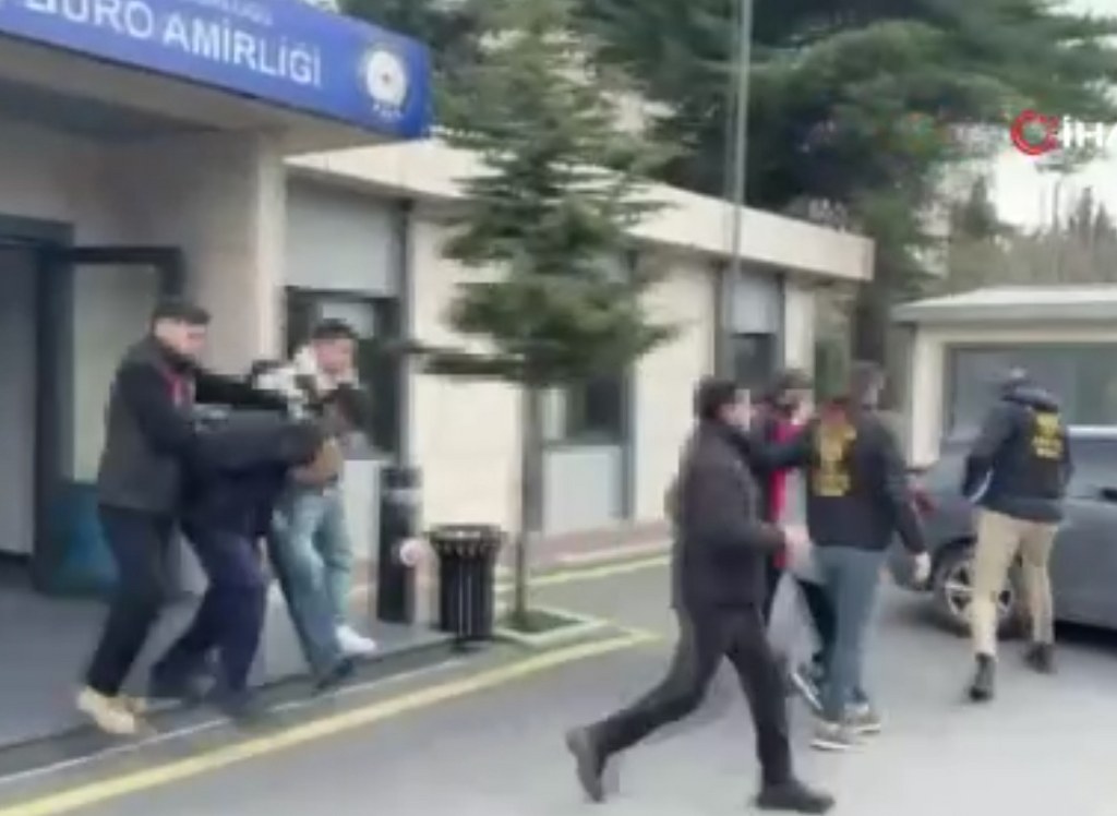 2 aylık bebeğin şüpheli ölümüyle ilgili 4 tutuklama