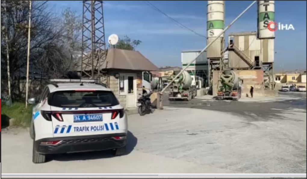 Sancaktepe’de işçi beton mikserinin altında kaldı: 1 yaralı