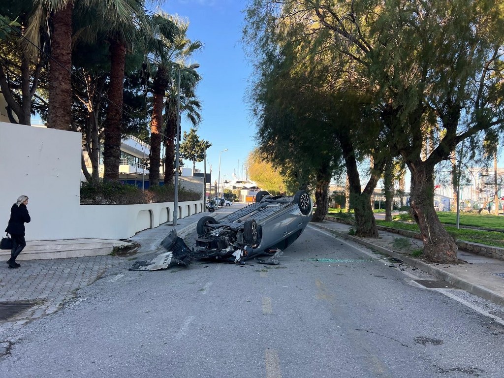 Bodrum’da takla atan araçtan burnu bile kanamadı çıktı