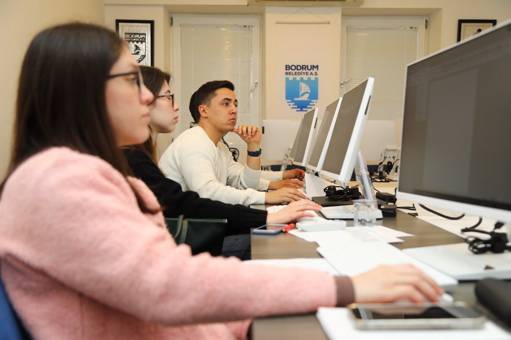 Bodrum Belediyesi personeline bilgisayar programı eğitimi veriliyor