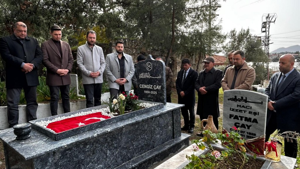 Merhum Cengiz Çay Kabri Başında Dualarla Anıldı