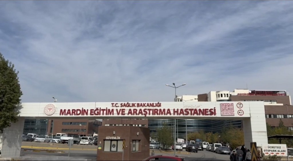 Üçüncü kattan düşen çocuk ağır yaralandı