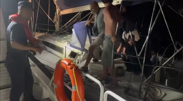 Datça açıklarında 11'i çocuk 27 göçmen yakalandı