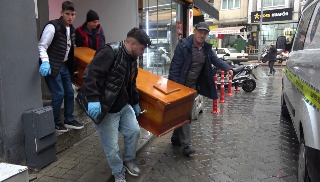  Yalnız yaşayan yaşlı kadın evinde ölü bulundu