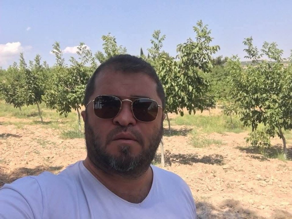  Çocuklarını görmek için gitti, satırlı saldırıya uğradı