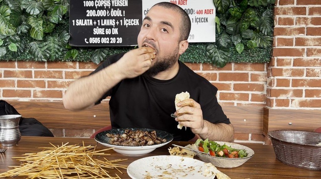 360 çöp şişi yiyerek 180 bin TL ve İphone kazanan