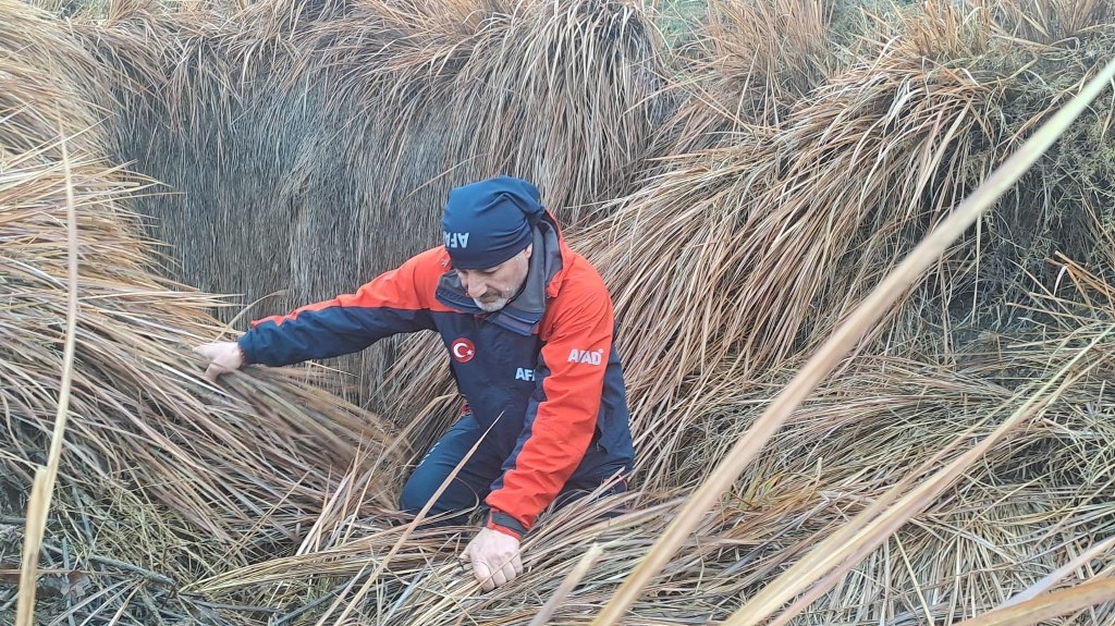  379 kişi iz takip ve kadavra köpeğiyle kayıp kadını arıyor