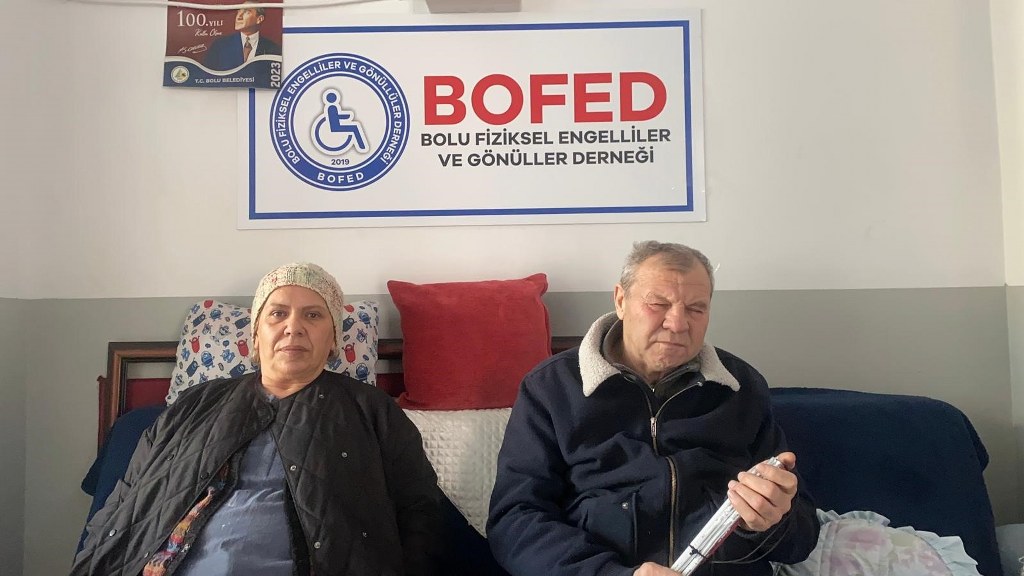 Önce engellilerin güvenini kazandılar, sonra dolandırdılar