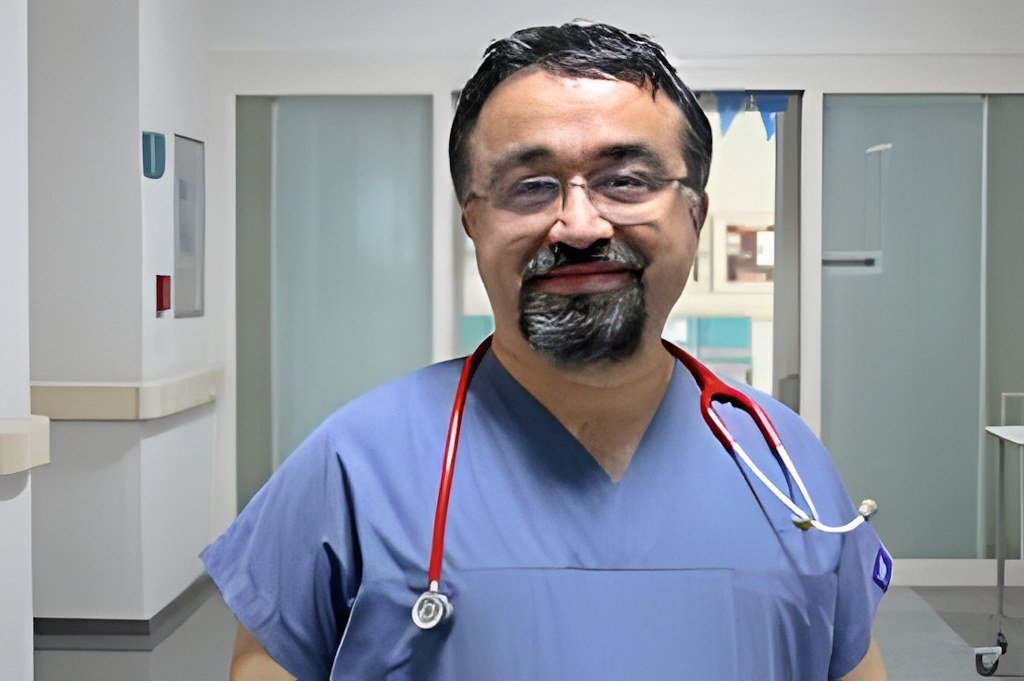 Balkondan düşen yoğun bakım uzmanı kurtarılamadı