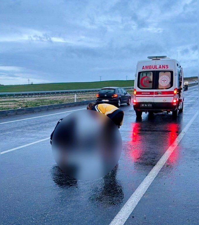  Yolun karşısına geçmek isterken hayatını kaybetti