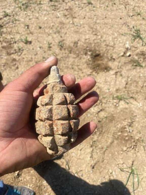 Soğan tarlasında 104 yıllık patlamamış bir el bombası bulundu