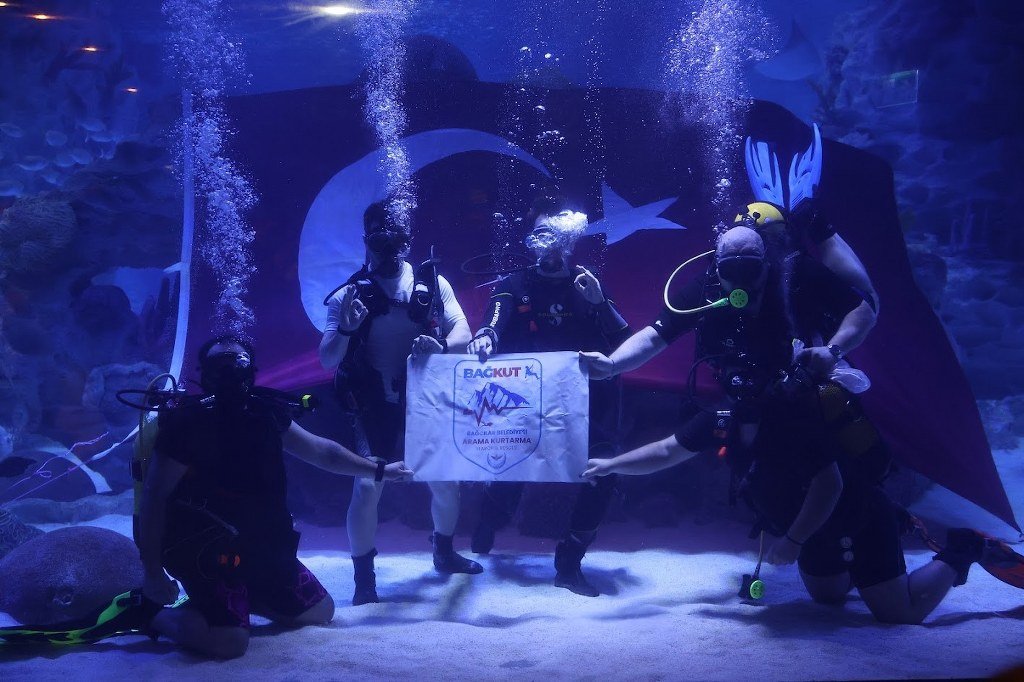  Engelliler, su altı dalışı yaparak yeteneklerini sergiledi