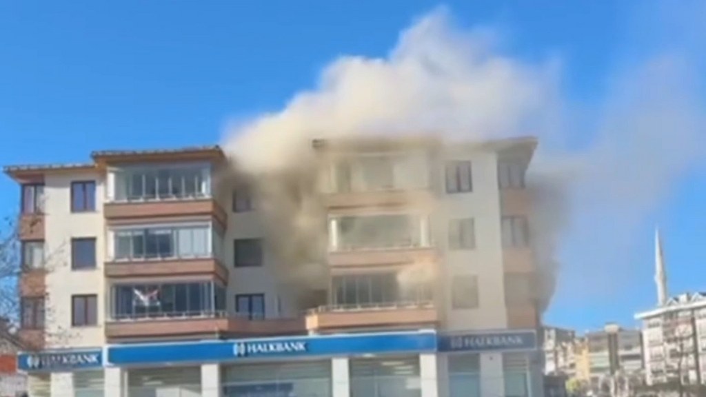 Önce öldürmüş sonra evi yakmış