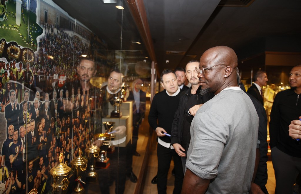  Fenerbahçe'nin eski yıldızları derbi öncesi bir araya geldi