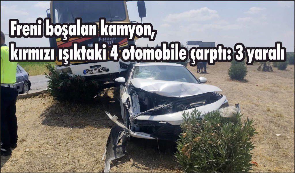 Freni boşalan kamyon, kırmızı ışıktaki 4 otomobile çarptı: 3 yaralı