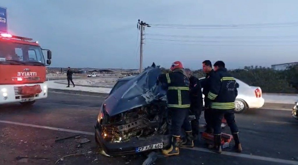 5 aracın karıştığı zincirleme kaza: 3 yaralı