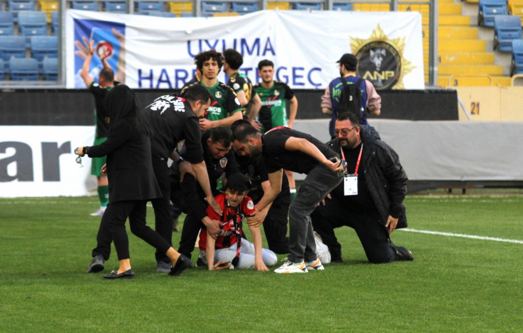 Gençlerbirliği taraftarlarından Süper Lig coşkusu