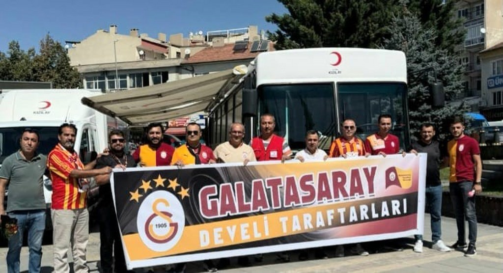 Galatasaray taraftarları kan bağışı için yarıştı